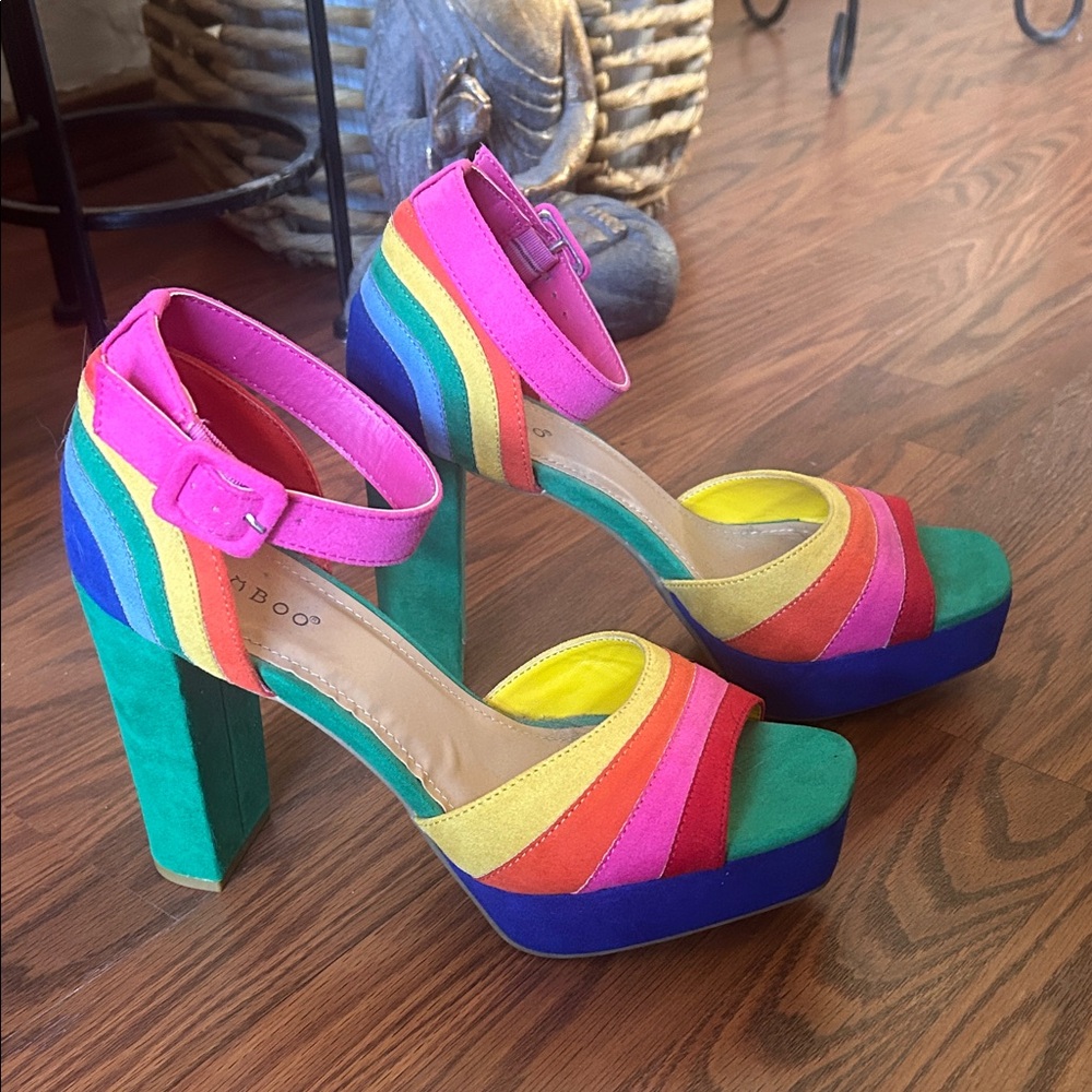 Bamboo Multicolor Women's Platform Heels - Picture 3 of 6